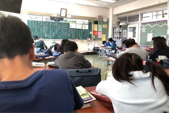 世田谷区立の小学校で「物語づくりリレープログラム」を導入